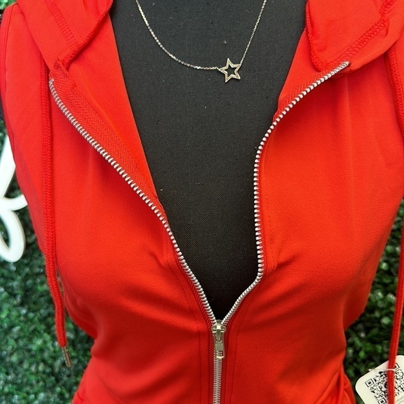 RED short set NEW - Picture 5 of 6